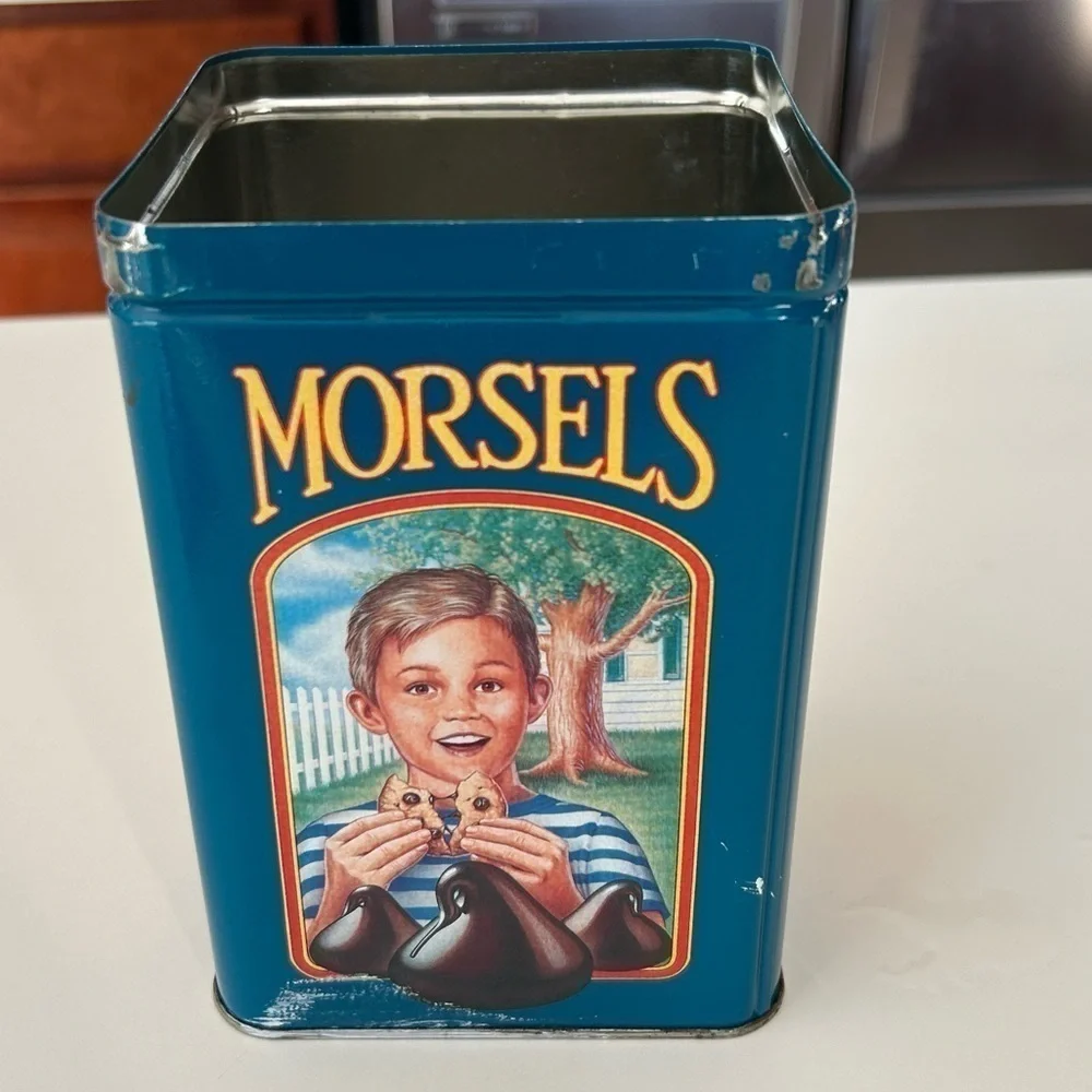Nestle Tollhouse Vintage Tin